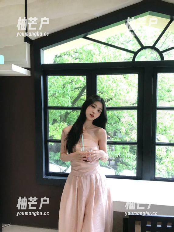 好吧，17c吃瓜的资源偶尔也能让人欲罢不能…但更多是无奈。