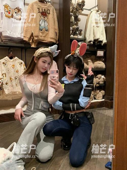 下载“51cgfun”，心里像捣了蜜一样甜，但那甜味儿里好像还有点啥...