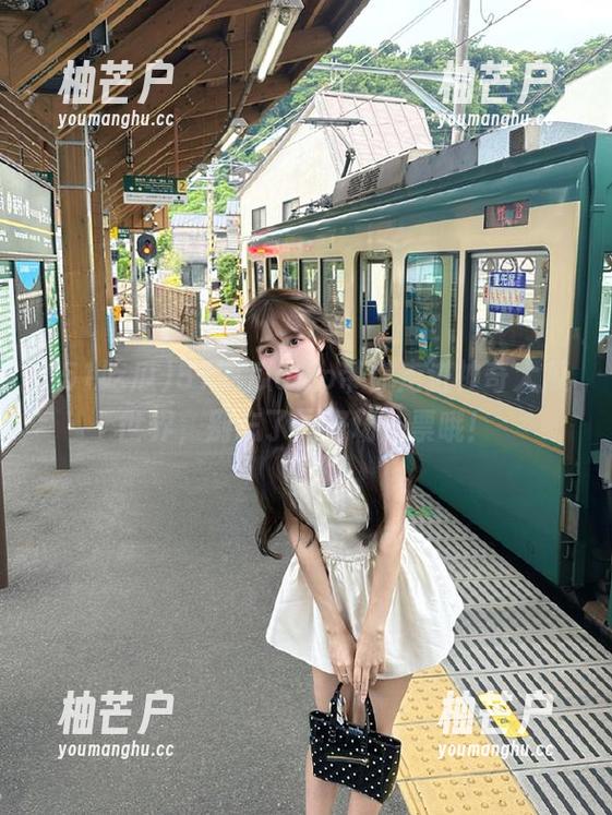 51吃瓜app带你走进神奇大瓜世界，别忘了买好场外票哦！