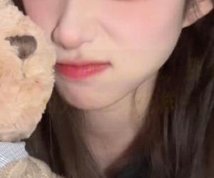 快来51吃瓜在线，那个穿红衣服的人又有新花样～