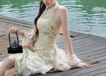 一边看51吃瓜App上的视频，一边畅享美味瓜子，这感觉太棒了！