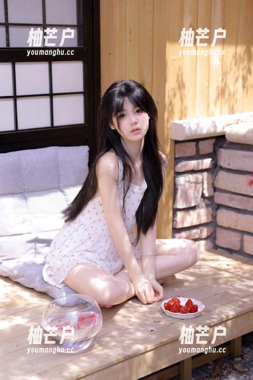 校园求生记：51吃瓜视频教你如何躲过大课时的尴尬瞬间！
