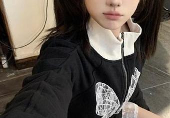 51吃瓜发布新功能：下载你的私人幽默评论员，太贴心了！