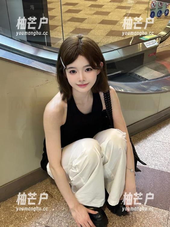 在“hlw”上翻了翻免费的瓜，竟然让我怀疑生活的真实？