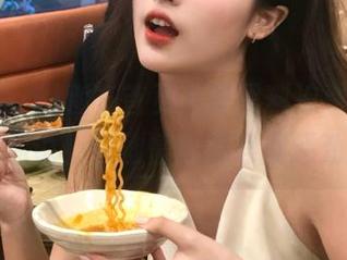 别在首页八哥黑料浪费时间，我跟你说，这剧情比肥皂剧还劲爆！