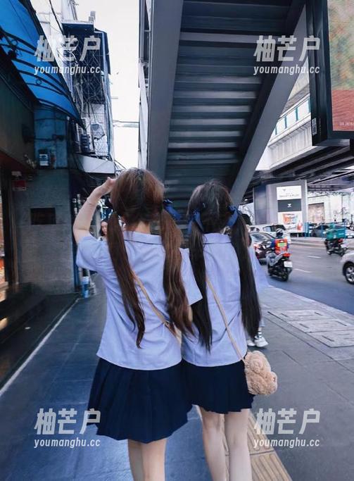 今天天气不错，正好打开吃瓜91中心网址，享受丰盛的八卦大餐！