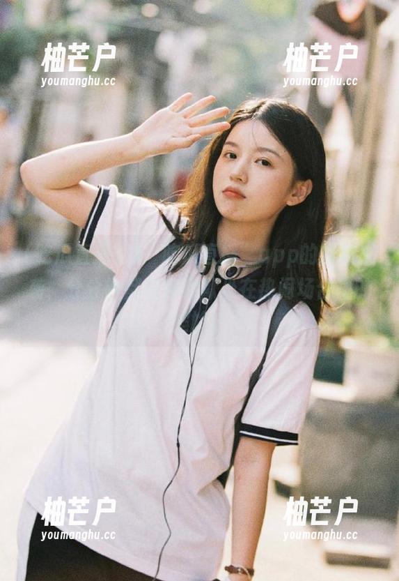当“吃瓜直播”app的推送来袭，分分钟都有种默默坐在热闹场合里的尴尬。