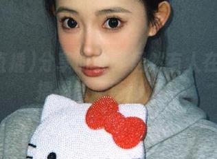 分享时刻：居然有人在吃瓜直播里尬聊两小时！