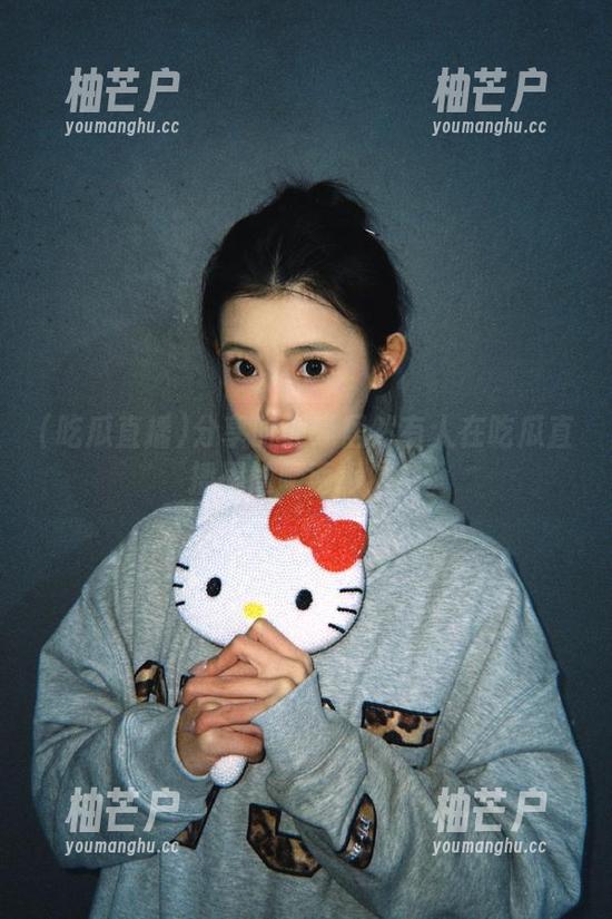 分享时刻：居然有人在吃瓜直播里尬聊两小时！