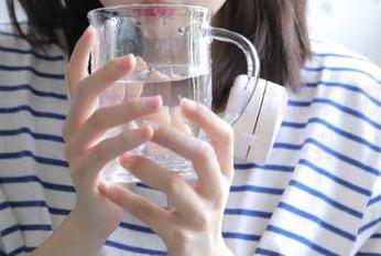 网页上zzzttt黑料不打烊，在线等你来解锁更多八卦