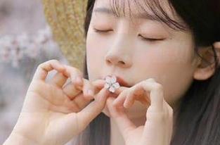 黑料网app登录成功，点击三下，免背负乡愁！