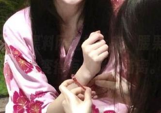 从黑料网链接上来，腰果的午后时光也变得有点光怪陆离。