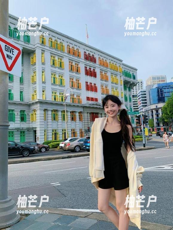 吃瓜小能手必备，黑料网app在线送上新鲜出炉的瓜哦！